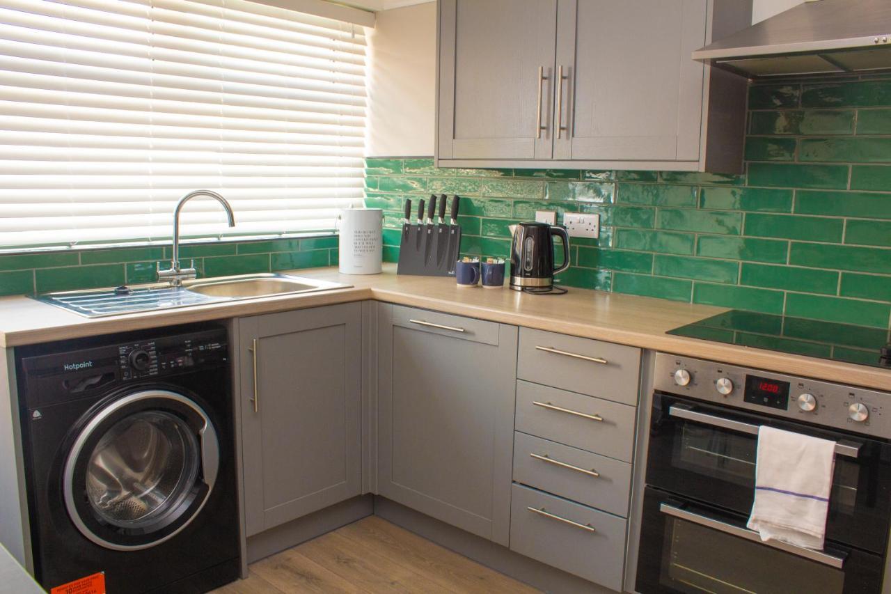 Cosy 3Bed Bungalow In West Kirby, Free Parking Frankby Exteriér fotografie