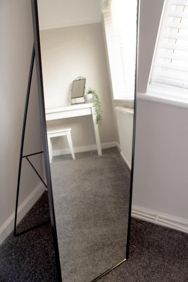 Cosy 3Bed Bungalow In West Kirby, Free Parking Frankby Exteriér fotografie